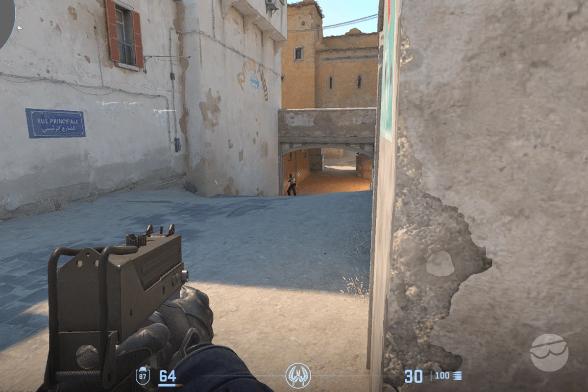 switching to left handed mode cs2